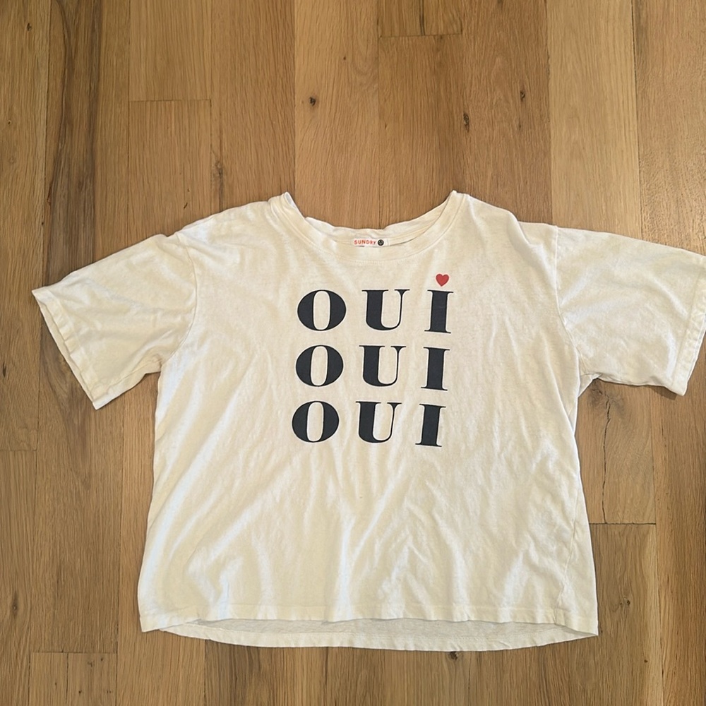 Sundry boxed graphic Tee size 1 (small)
